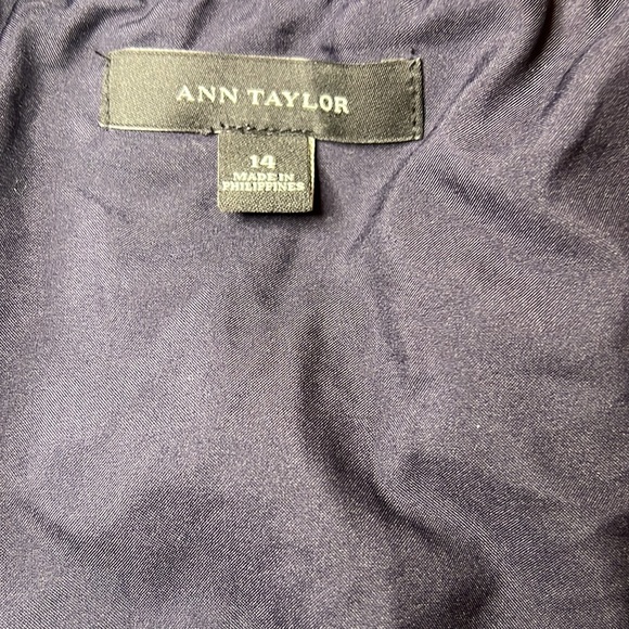 Ann Taylor lace overlay midi skirt in navy - size 14 - Picture 5 of 6